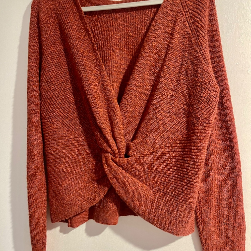 Knotted Sweater - Picture 2 of 3
